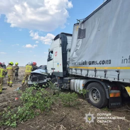 ДТП на Миколаївщині поблизу села Половинки. Фото: Нацполіція