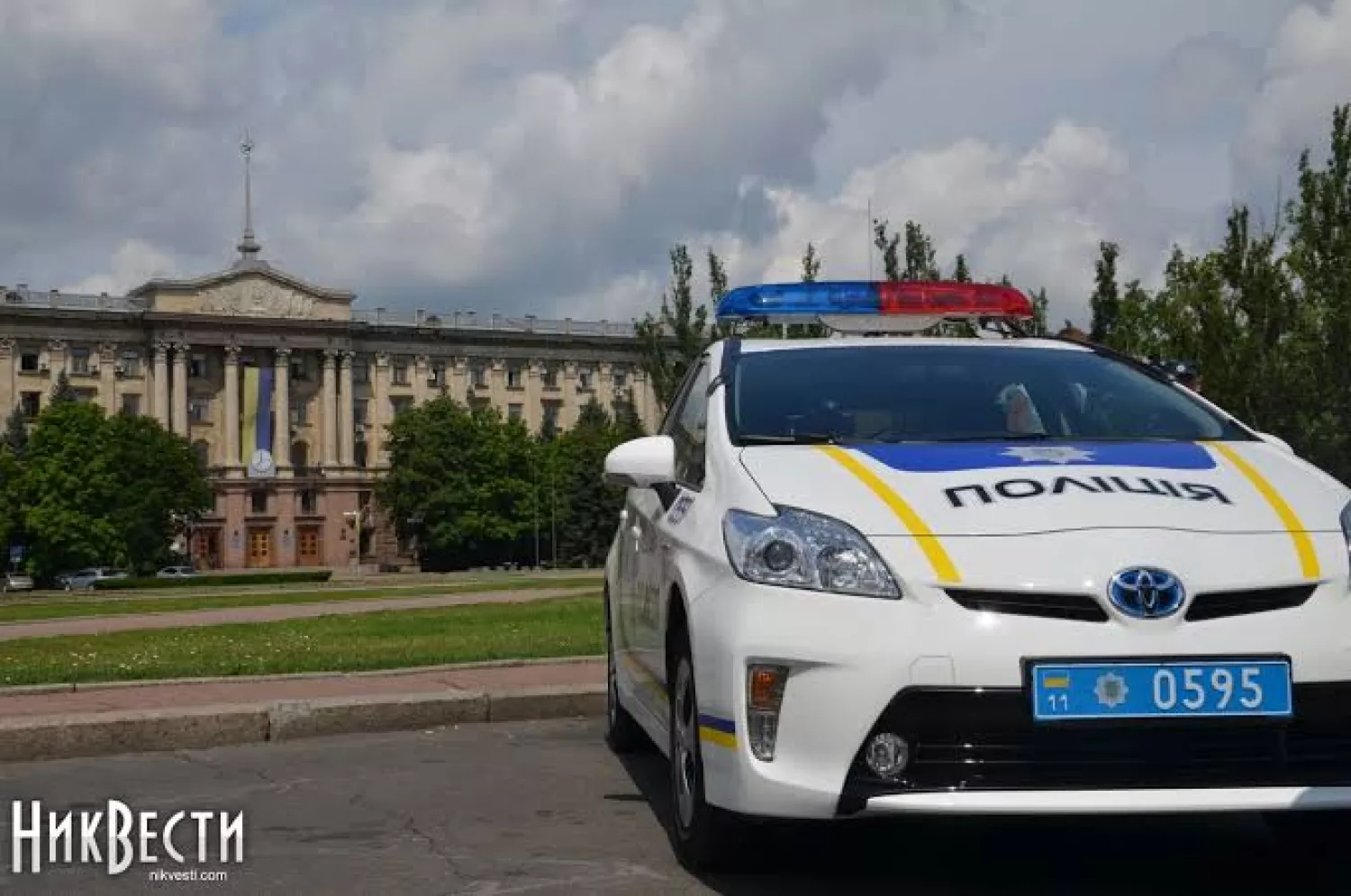 Поліція склала протокол на чоловіка, який лаявся та слухав російську музику. Архівне фото МикВісті