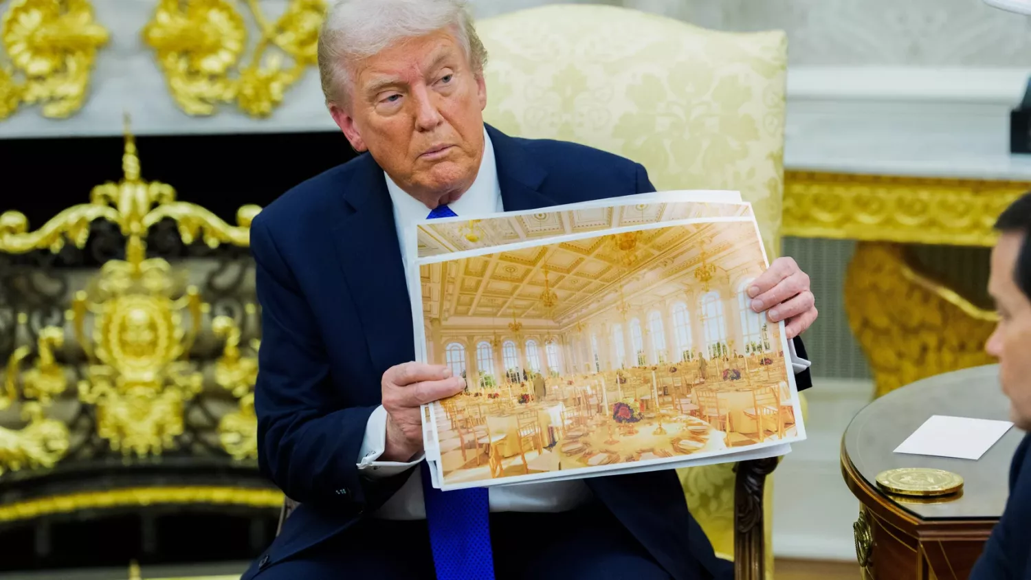 Суд дозволив Трампу продовжити будівництво бальної зали попри позов. Фото: Bloomberg