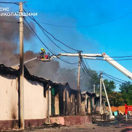 У ДСНС показали наслідки атак на Миколаїв 9 вересня. Фото: ДСНС Миколаївщини