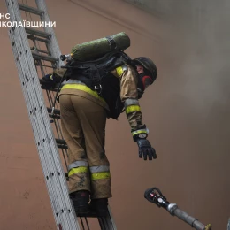 У ДСНС показали наслідки атак на Миколаїв 9 вересня. Фото: ДСНС Миколаївщини
