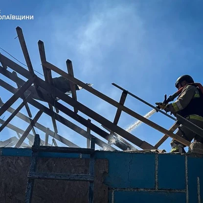 Через атаку БПЛА на Миколаївщині сталися три пожежі. Фото: ДСНС