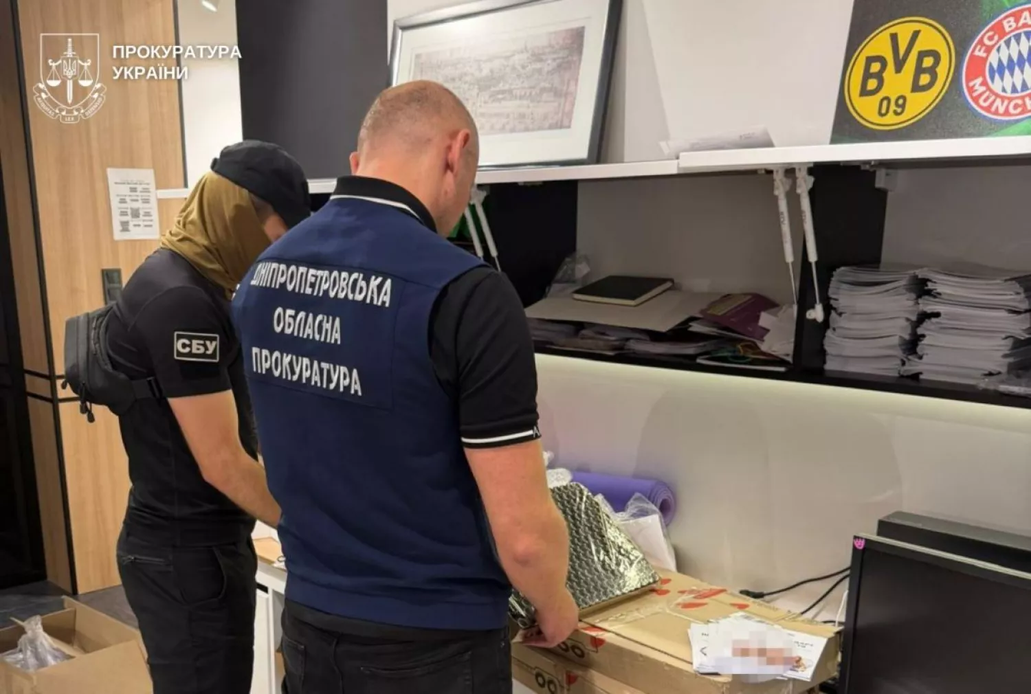 СБУ і прокуратура викрили схему виготовлення і продажу фальсифікованого препарату для схуднення. Фото: СБУ і прокуратура Дніпропетровської області