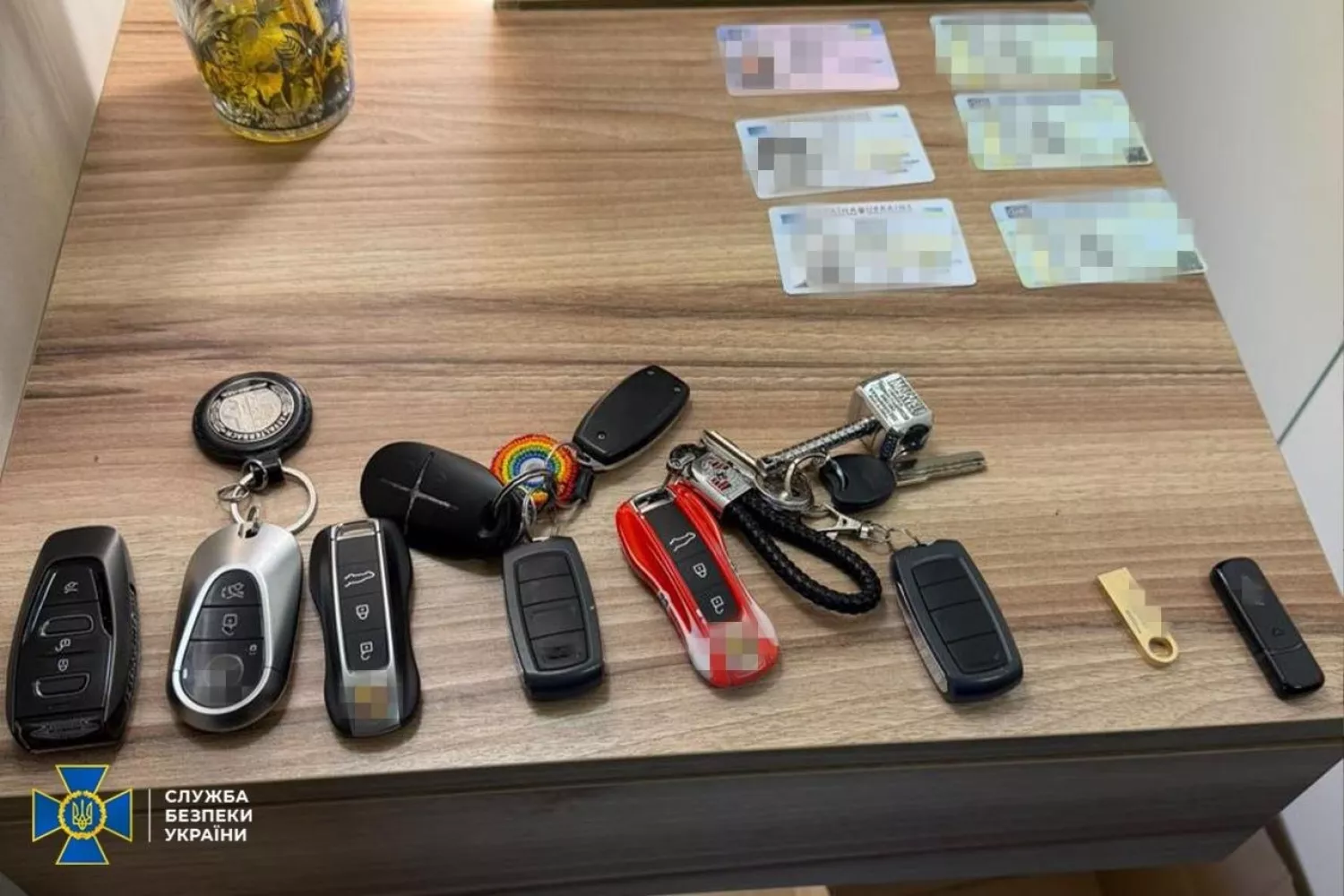 СБУ і прокуратура викрили схему виготовлення і продажу фальсифікованого препарату для схуднення. Фото: СБУ і прокуратура Дніпропетровської області