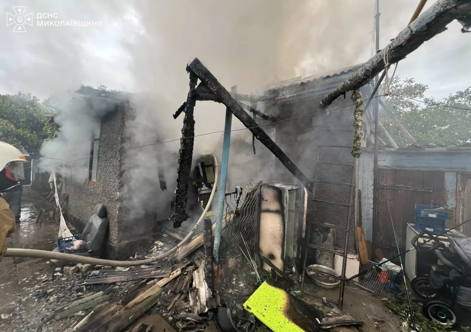 На Миколаївщині за добу рятувальники загасили чотири пожежі. Фото: ДСНС