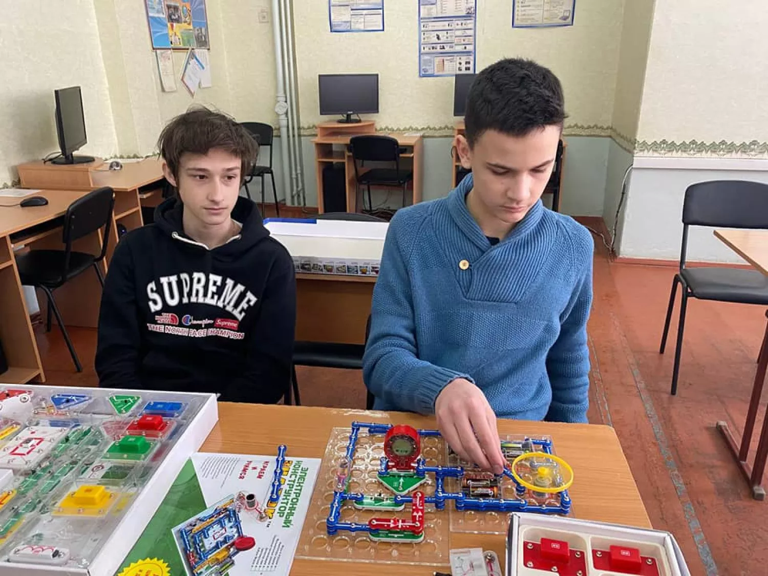 Від дронів і робототехніки до судномоделювання: які гуртки працюють для дітей у Миколаєві. Фото: архів директора ліцею №55 Дмитро Василькова