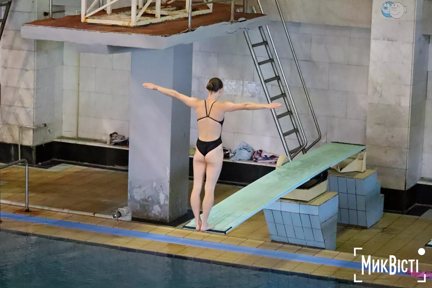 У Миколаєві провели Олімпійський урок зі стрибків у воду. Фото: NikVesti