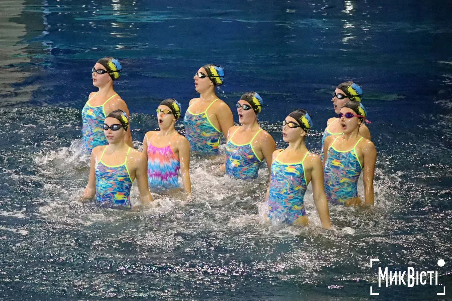 У Миколаєві провели Олімпійський урок зі стрибків у воду. Фото: NikVesti