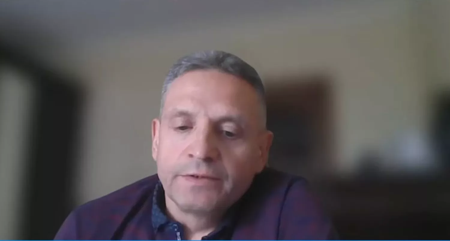 Заступник начальника управління транспортного комплексу, зв’язку та телекомунікацій Олег Кукса. Скриншот трансляції засідання сесії