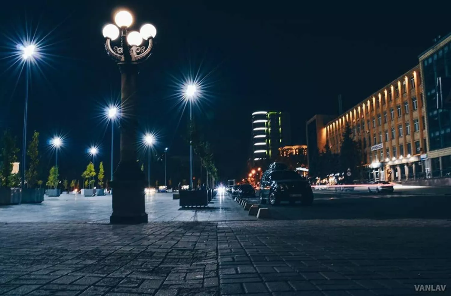 Нічний Миколаїв. Ілюстративне фото: Vanlavphoto