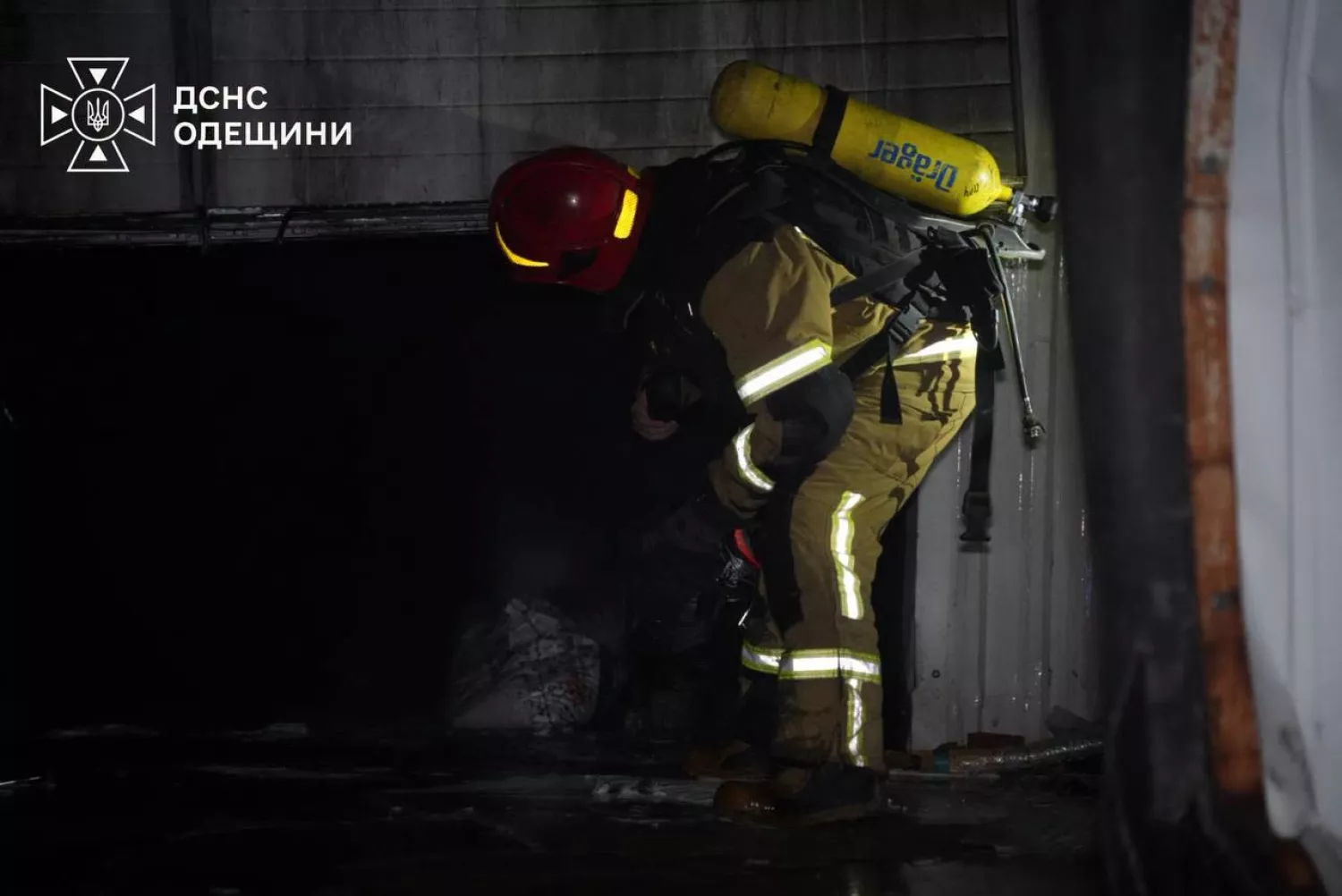 На Одещині після російської атаки 22 вересня спалахнули склади. Фото: ДСНС