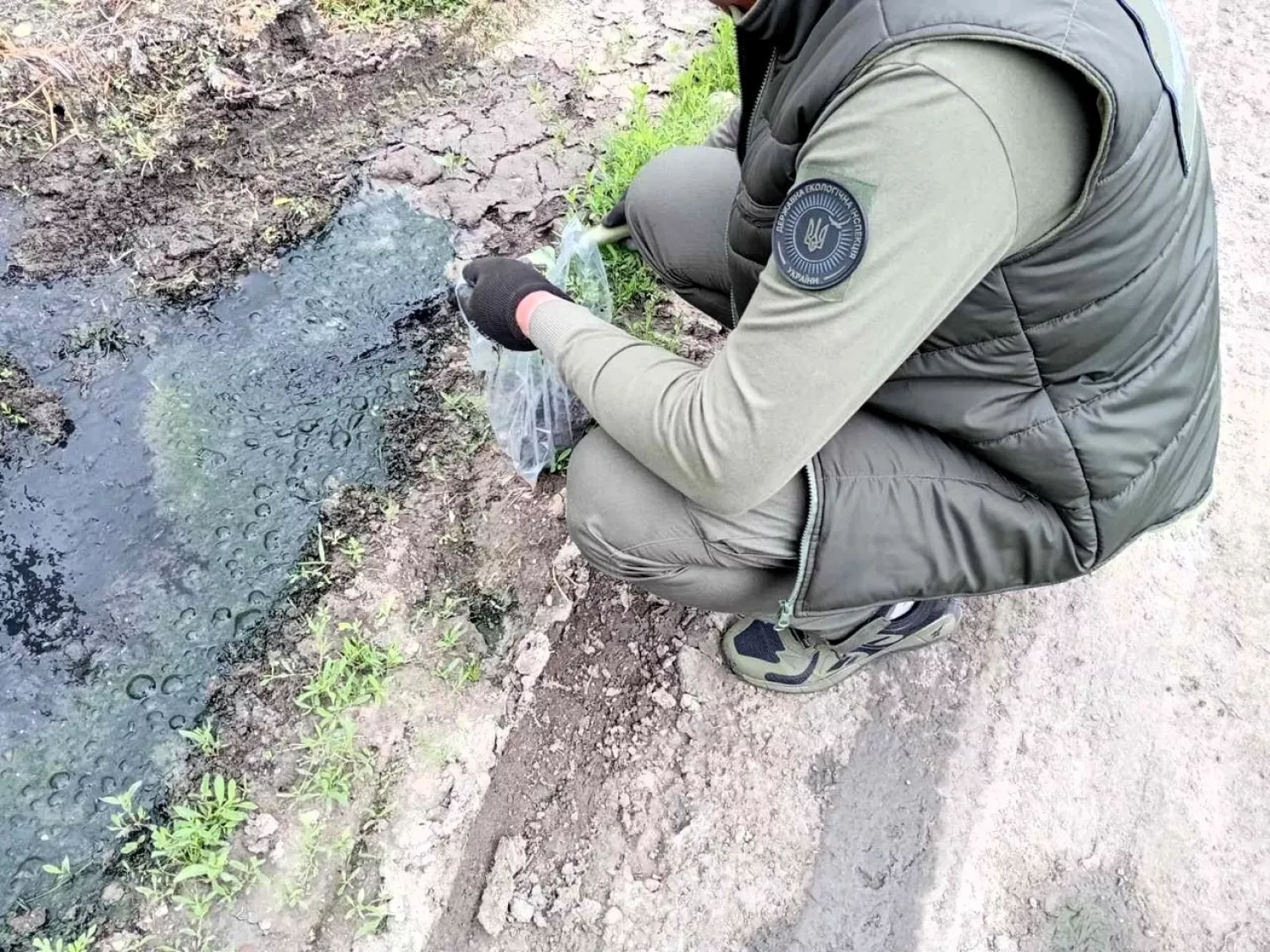 На Одещині забруднення ґрунту перевищило норму у 35 разів. Фото: Держекоінспекція