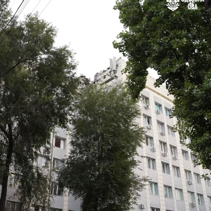 В Одесі через нічну атаку 24 вересня пошкоджено медзаклад, будинки та школу. Фото: ОВА