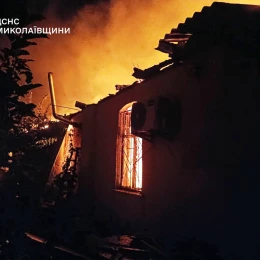 Рятувальники загасили дві пожежі в Очаківській громаді після атак дронів. Фото: ДСНС