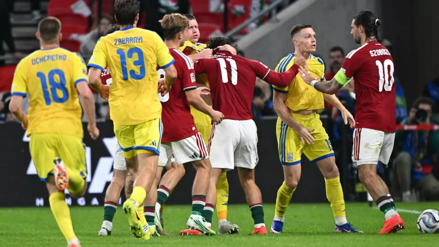 Україна здолала Угорщину 1:0 Матч закінчився штовханиною. Фото Getty Images