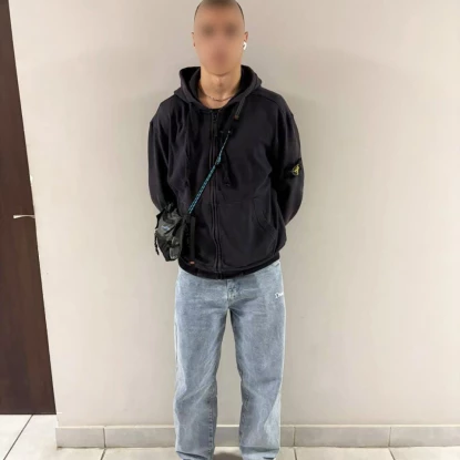 У Миколаєві затримали 18-річного хлопця, якого підозрюють у ножовому нападі на чоловіка. Фото: Нацполіція