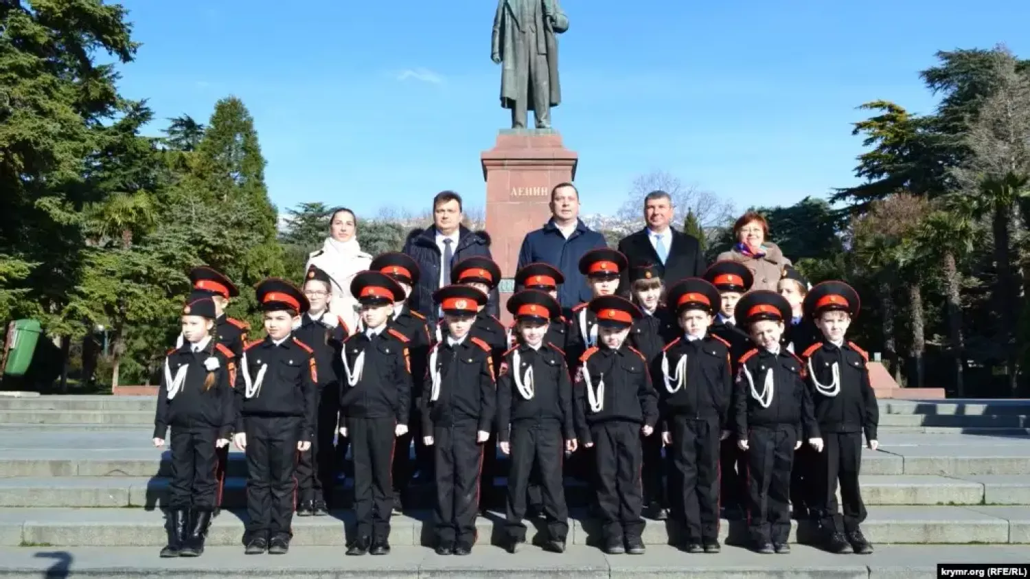 В окупованому Криму кількість кадетських і «казачих» класів зросла до 381 у 137 школах. Фото Крим.Реалії