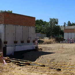 У Миколаєві будують протирадіаційне укриття для школи. Фото міськрада