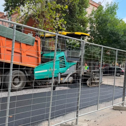 У центрі Миколаєва почали відновлювати дорогу після ремонту теплотраси. Фото: ТЕЦ