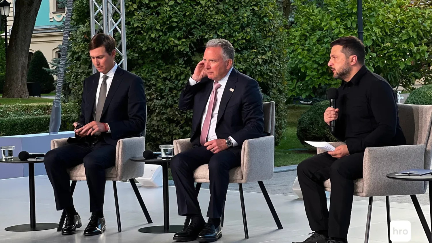 Спецпредставники президента США Джаред Кушнер і Стів Віткофф та президент України Володимир Зеленський, 6 вересня 2026 року. Фото: Марія Юркян / hromadske