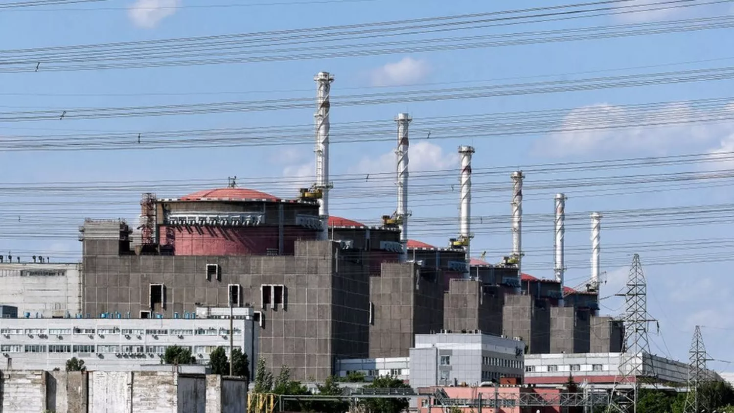 Запорізьку АЕС знову підключили до зовнішнього живлення. Фото: bbc.com
