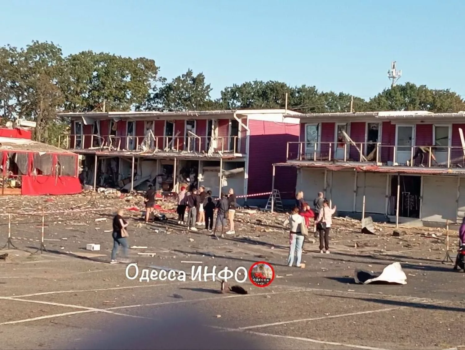 Росіяни вдарили по ринку в передмісті Одеси. Фото: t.me/odesa_golovne /54741