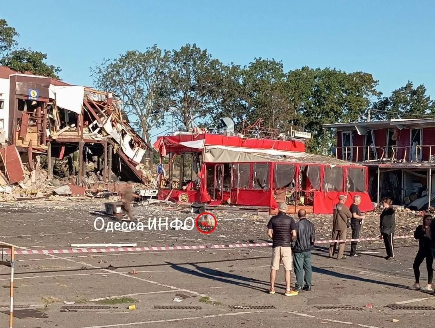 Росіяни вдарили по ринку в передмісті Одеси. Фото: t.me/odesa_golovne /54741