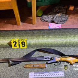 Військовий у СЗЧ поранив тещу у стані сп'яніння. Фото нацполіція