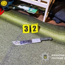 Військовий у СЗЧ поранив тещу у стані сп'яніння. Фото нацполіція