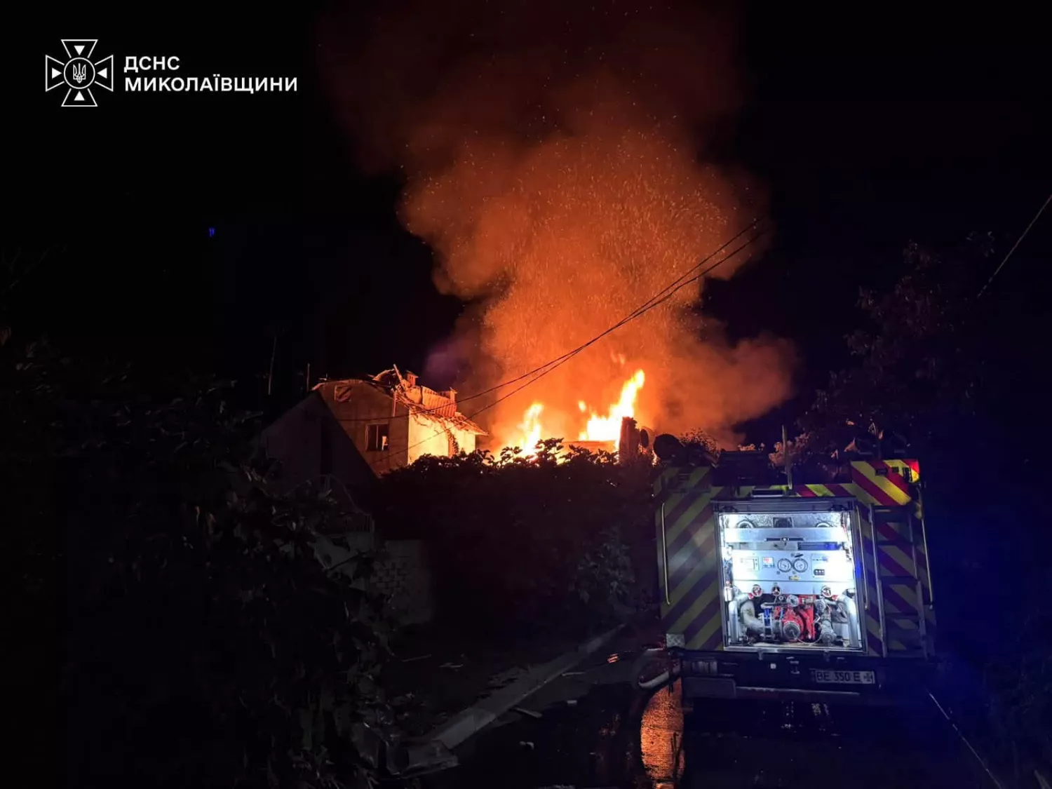 ДСНС показала наслідки масованої атаки на Миколаїв та область. Фото: ДСНС