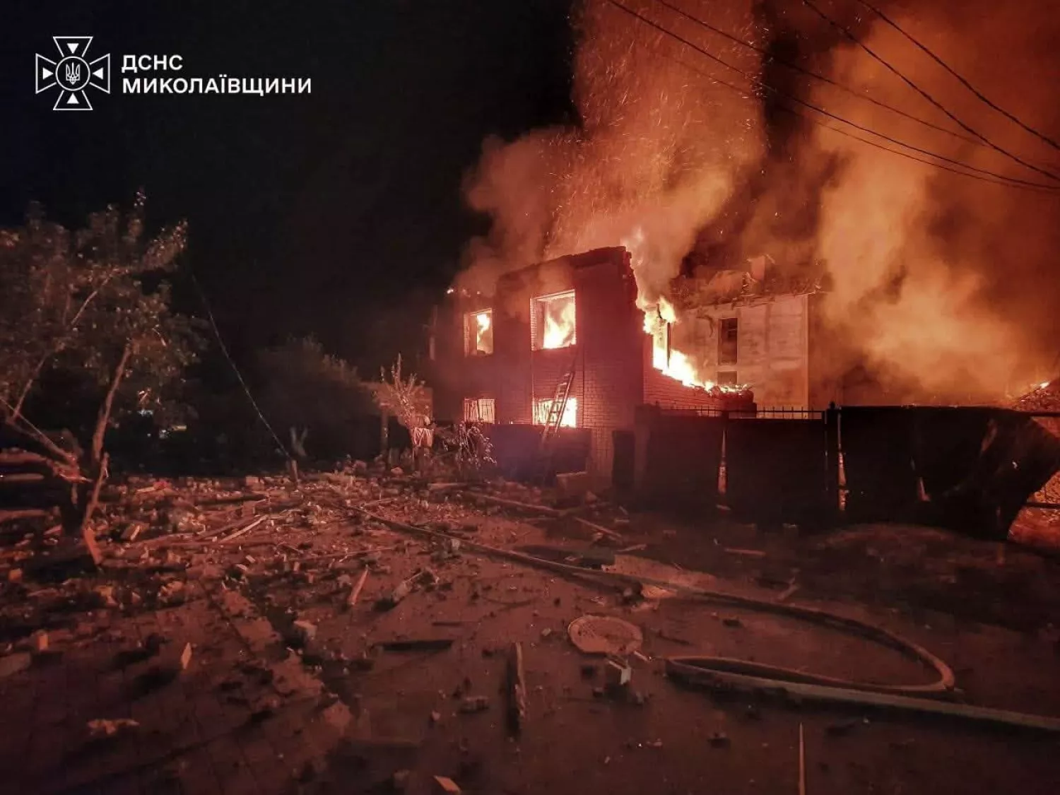 ДСНС показала наслідки масованої атаки на Миколаїв та область. Фото: ДСНС