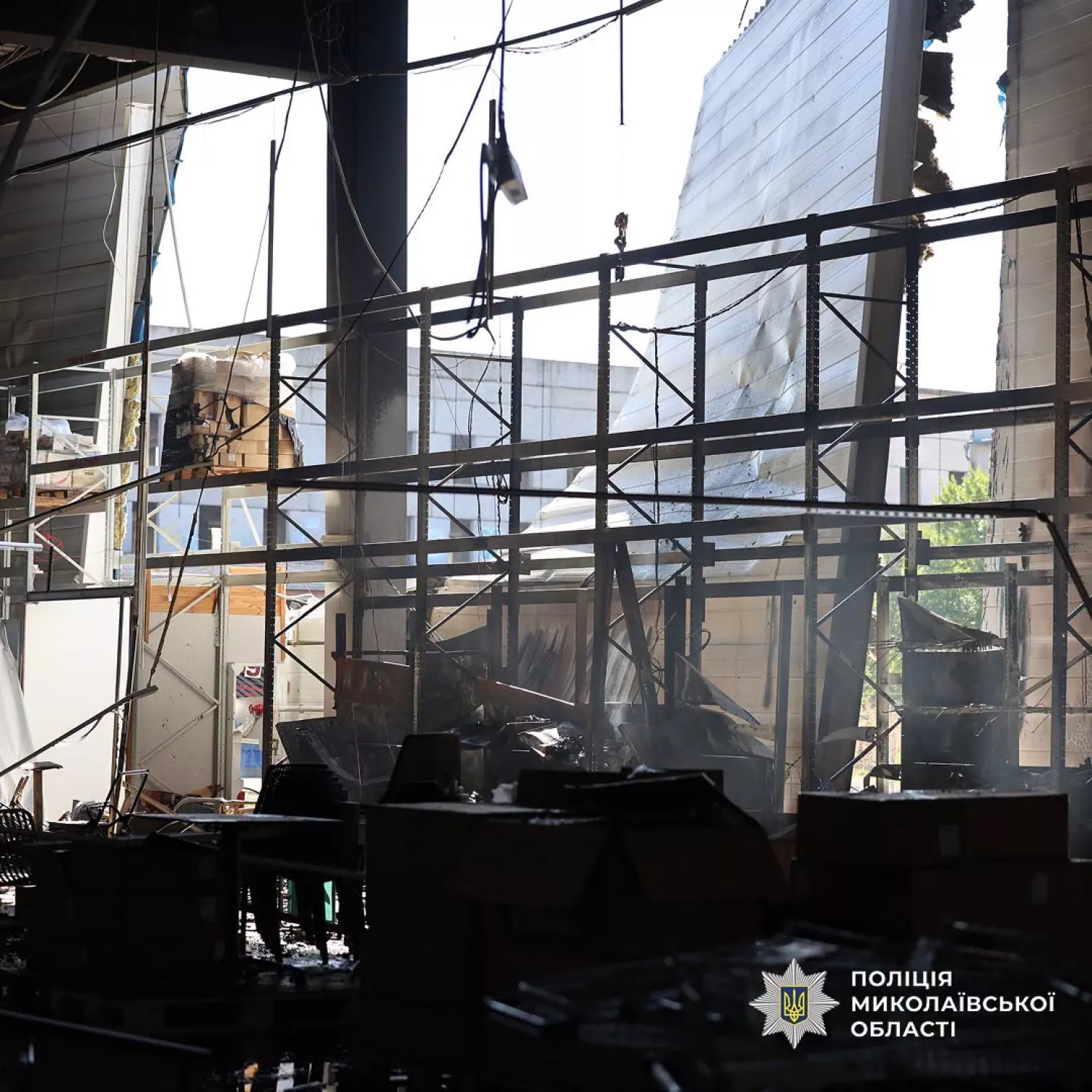 Через пошкодження після атаки METRO у Миколаєві тимчасово закрили. Фото: Нацполіція