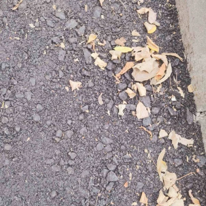 Стан дорожнього покриття після ремонту на вул. Євгенія Логінова, 13/1. Фото: Contact Center